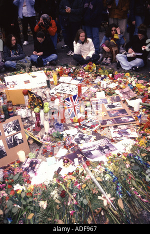 George Harrison-Denkmal am Strawberry Fields in New York City nach seinem Tod im Jahr 2001 Stockfoto