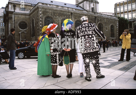 Pearly Kings und Queens in der Guildhall in London Stockfoto