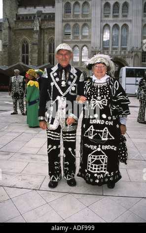 Pearly Kings und Queens in der Guildhall in London Stockfoto