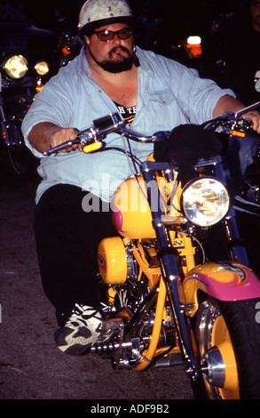 Mann auf einer Harley Davidson auf der Sturgis Bike Week in South Dakota Stockfoto