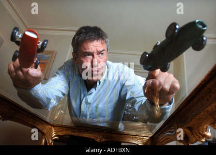 CHANNEL FIVE AUTOFAHREN PRESENTER TIFF NEEDELL ZU HAUSE IN HAMPSHIRE MAI 2007 UK Stockfoto