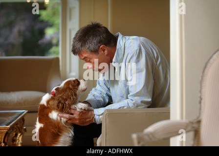 CHANNEL FIVE AUTOFAHREN PRESENTER TIFF NEEDELL ZU HAUSE IN HAMPSHIRE MAI 2007 UK Stockfoto