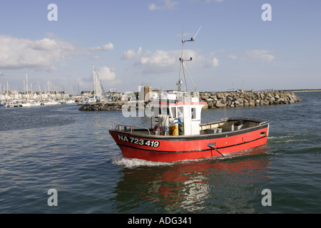 Fischerei Trawler betreten Hafen La Turballe SW Brittany France Stockfoto