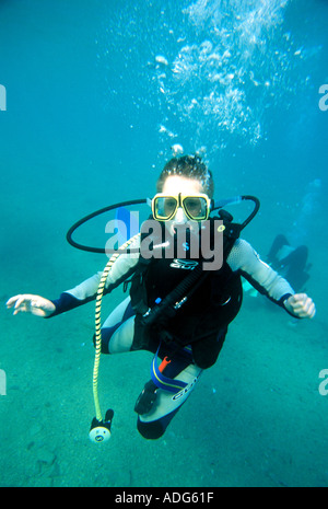 Junge Tauchen Junior Open Wasser Kurs Dahab Sinai Rotes Meer Ägypten Oscar Hanna Alter 11 Jahre alt Stockfoto