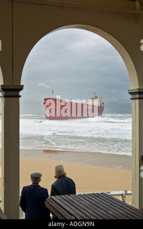 40000 Tonnen Massengutfrachter Pascha Bulker im Juni 2007 auf Nobbys Strand geblasen Sturm Newcastle New South Wales Australien Stockfoto