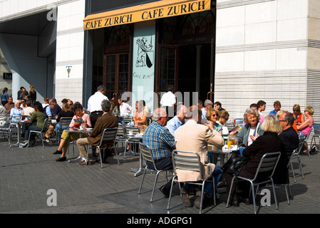 Spanien Katalonien Barcelona Cafe Zürich aus der Plaza Catalunya und den Ramblas ist seit jeher ein Lieblings Wasserloch Stockfoto