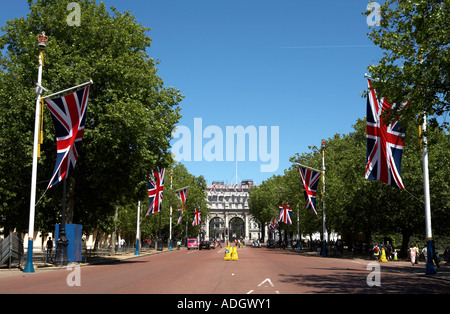 Blick über die Mall in Richtung Admiralität arch London England uk Europa Stockfoto