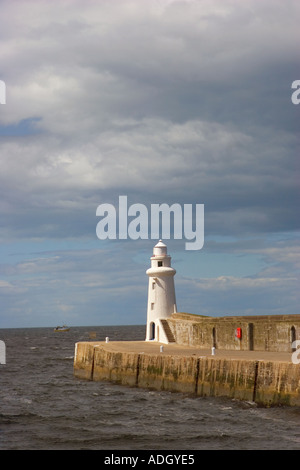 MacDuff Licht Haus MacDuff Harbour Aberdeenshire Stockfoto