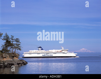 BC Super Ferry Eingabe Active Pass auf dem Weg nach Swartz Bay, Vancouver Island, von Tsawwassen, BC, Britisch-Kolumbien, Kanada Stockfoto