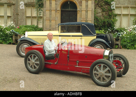 Lord Raglan mit seinem Bugatti Oldtimern Stockfoto