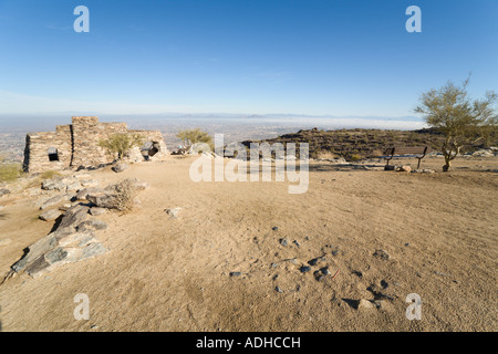 Dobbins Aussichtspunkt am South Mountain mit Blick auf Stadt Phoenix, Arizona, USA Stockfoto