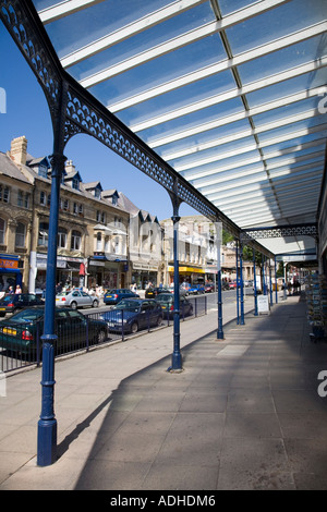 Viktorianische Gehweg auf Ladenfront im shopping Straße Llandudno Wales UK Stockfoto