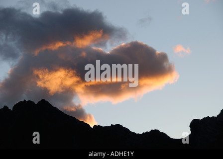Sonnenuntergang und Silhouette Gipfel Col de l Eychaude Ecrins Alpen Frankreich Stockfoto