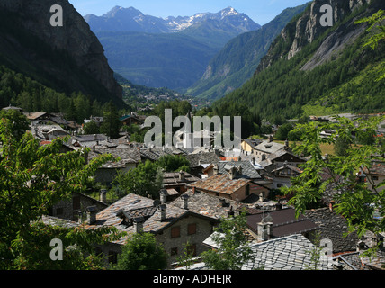 Alpine Dorf von Courmayeur in italienischen Alpen Stockfoto