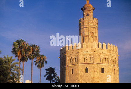 Spanien Sevilla Torre del Oro Stockfoto