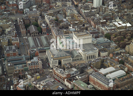 Luftaufnahme des Royal Opera House in Covent Garden Bereich der Londoner West End Stockfoto