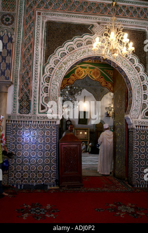 Im Inneren der Moschee in Fes Marokko Stockfoto