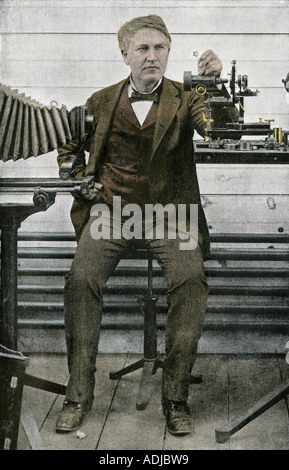 Thomas Alva Edison mit seiner Motion picture Apparat 1893. Hand - farbige Raster eines Fotos Stockfoto