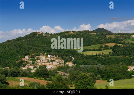 Das Dorf Pontecuti in den Fluss Tiber Tal Todi Stockfoto