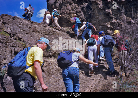 Vierten und fünften Klasse Schüler mit Lehrer auf Ökologie Exkursion Hancock Field Station Oregon Stockfoto