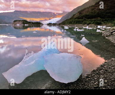 Eisberg-Gletscher und Sunrise Shoup Bay Alaska Stockfoto