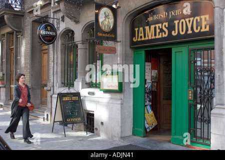 Die James Joyce Irish Bar Rue Archimedes EU Bezirk Brüssel Belgien Stockfoto