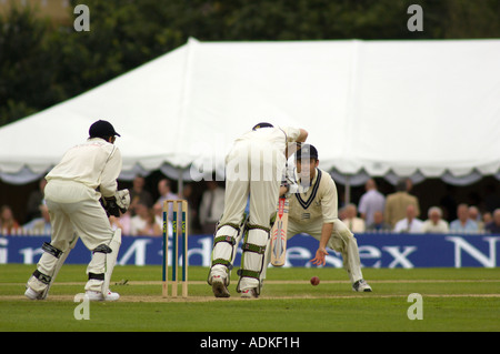 County Cricket-Spiel. Middlesex V Derbyshire. Chad Keegan fielding. Stockfoto