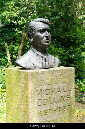 Statue des irischen Bürgerkriegs Führer Michael Collins in der Archbishop Ryan Park in Merrion Square. Stadt von Dublin, Irland. Stockfoto