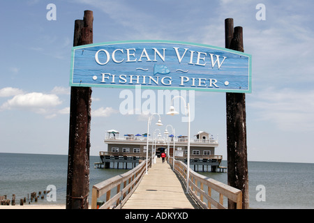 Norfolk Virginia, die Bucht von Cote Bay, Angelpier mit Meerblick, Schild, VA060516043 Stockfoto