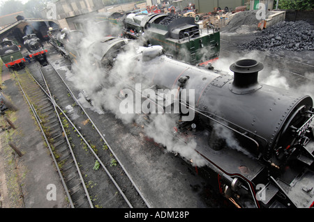 British Railways tank locomotive 80151 im Schuppen Hof der Bluebell Railway an Sheffield Park Sussex Stockfoto