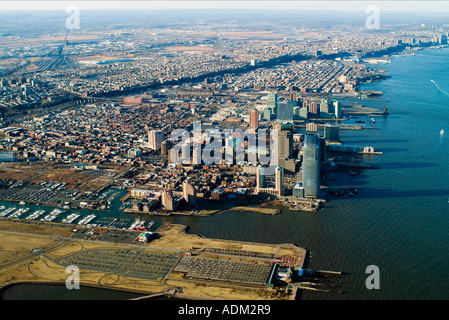 Luftaufnahme über Jersey City New Jersey am Hudson River Stockfoto