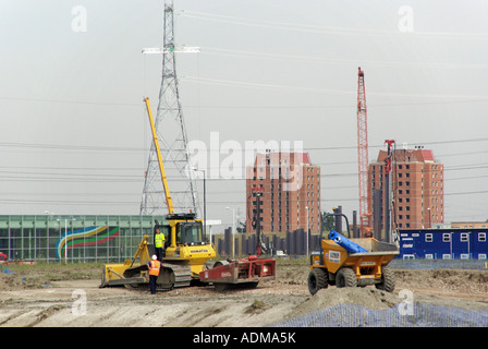 Groundworks & overhead Strom pylon Ausbau bau Brachfläche für die Olympischen Spiele 2012 & Stratford Westfield Projekt Stratford East London UK Stockfoto