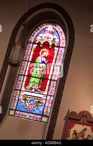 Glasfenster im St. Frances von Assisi Kirche in Santa Fe, New Mexico Stockfoto