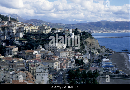 Küste von Amalfi - Küste Dorf von Minori, Salerno, Kampanien, Italien - mit Blick auf das Tyrrhenische Meer Stockfoto