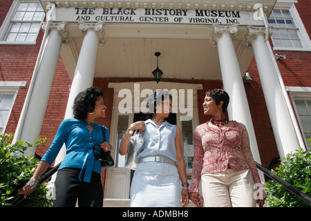 Richmond Virginia, Jackson ward, East Clay Street, afrikanische Gemeinschaft, die, Schwarze Afrikaner Ethnische Minderheit, Geschichte Museum, Geschichte, Frauen, Besuch Stockfoto