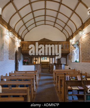 Innenraum Kirche des St Issui Partrishow Powys Mitte Wales UK Stockfoto