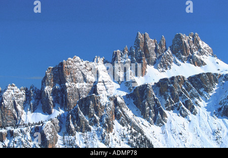 Mt. Croda da Lago, Campanile Innerkofler Und Cima d' Ambrizzola im Abendlicht, massiv im Winter, Blick vom Cinque Torri, Ita Stockfoto