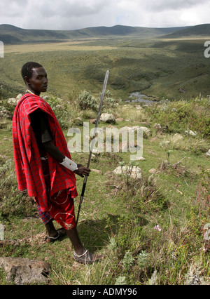 Olmoti Krater Masai Mann Wandern Stockfoto