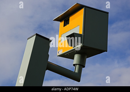 Geschändeter Gatso Blitzer auf der A40 Oxfordshire England United Kingdom Stockfoto