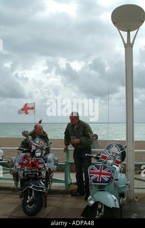 Mann mit Roller auf Brighton Motorrad Convention England Stockfoto