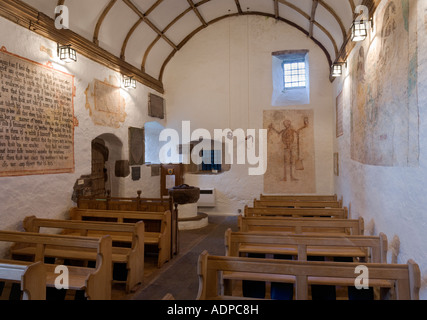 Innenraum Kirche des St Issui Partrishow Powys Mitte Wales UK Stockfoto