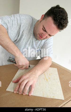 Miami Florida, Liberty City, Habitat for Humanity, Freiwillige Freiwillige Freiwillige Freiwillige ehrenamtliche Mitarbeiter, Teamarbeit zusammen Serv Stockfoto