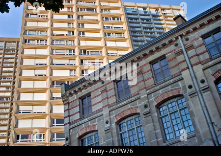 Paris Frankreich, Wohn- architektonischen Kontrast Alte und Neue Chinatown HLM 'Les Olympiades' an tolbiac "Rat" Stockfoto