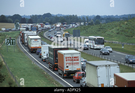 Stau auf der neuen Newbury Vorbeigehen in Wiltshire England Stockfoto