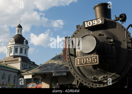 Dampf-Lokomotive Bund Becken und Rathaus Kingston Ontario Kanada 2007 Stockfoto