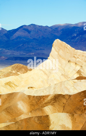 USA Kalifornien Death Valley National Park frühen Morgenlicht an Wellpappe Badlands-Landschaft am Zabriskie Point Stockfoto