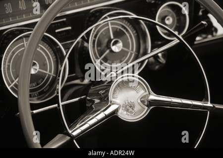 4800 Buick Electra 225 Cabrio Coupe von 1959. Detail Nahaufnahme Nahaufnahmen Nahaufnahme USV Innenraum Innenräume Dash dashboard Stockfoto