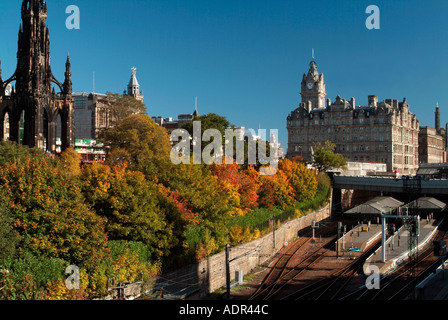 Herbstfarben Princes Street Gardens, Edinburgh, Schottland, Großbritannien Stockfoto