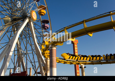 USA Los Angeles Santa Monica A Rollercoaster am Santa Monica Pier Stockfoto