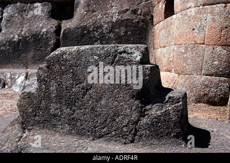 Ruinen von Pisac, Chakana oder [Inka Cross] geschnitzten Stein Symbol der Inka Mythologie [Sacred Valley], Peru, Anden, "Südamerika" Stockfoto